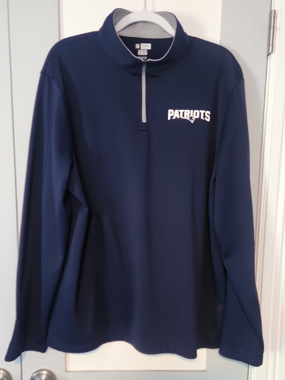 New England Patriots Navy Quarter-Zip Pullover, size XL